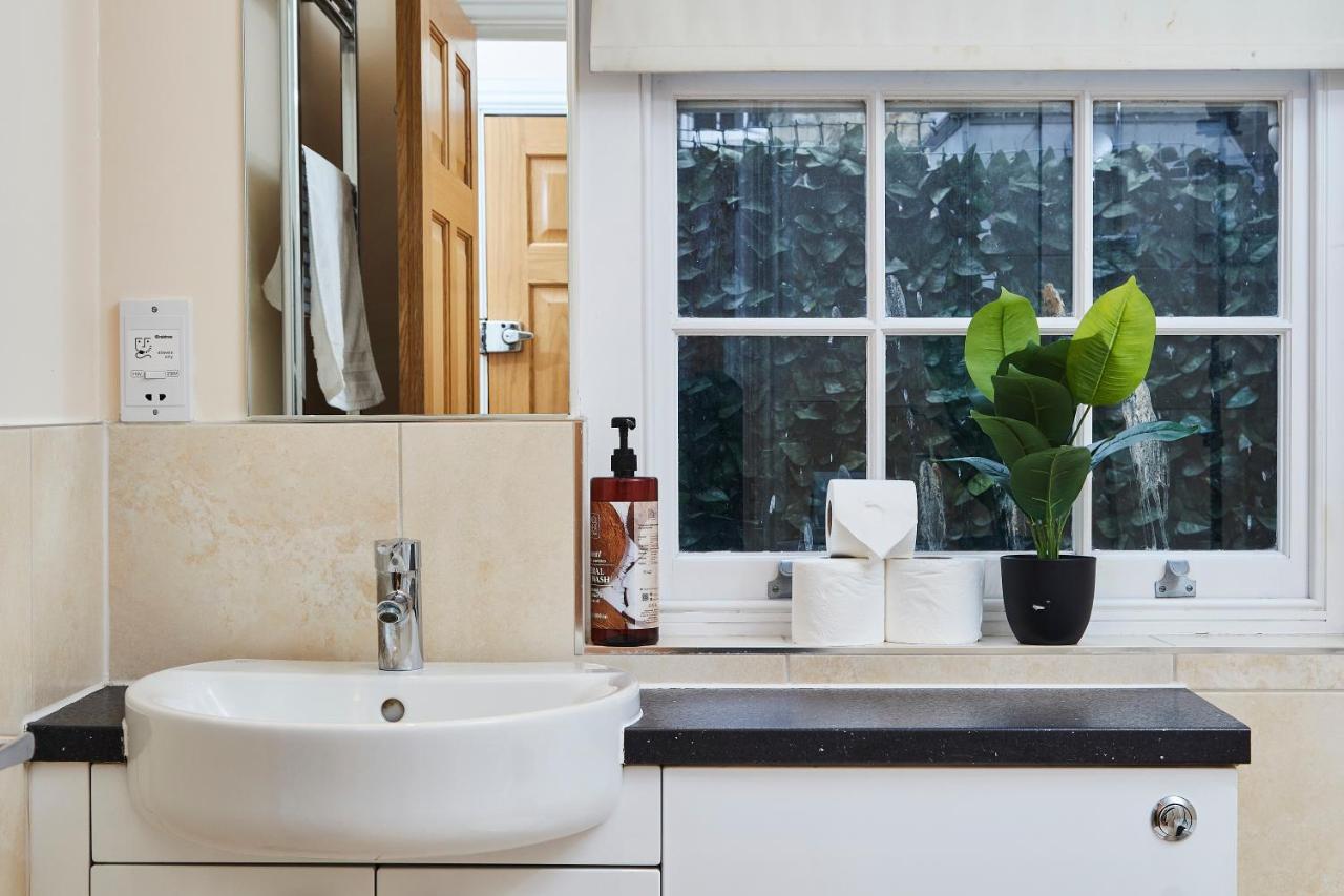 Stunning Hepburn Suite! Μπαθ Εξωτερικό φωτογραφία
