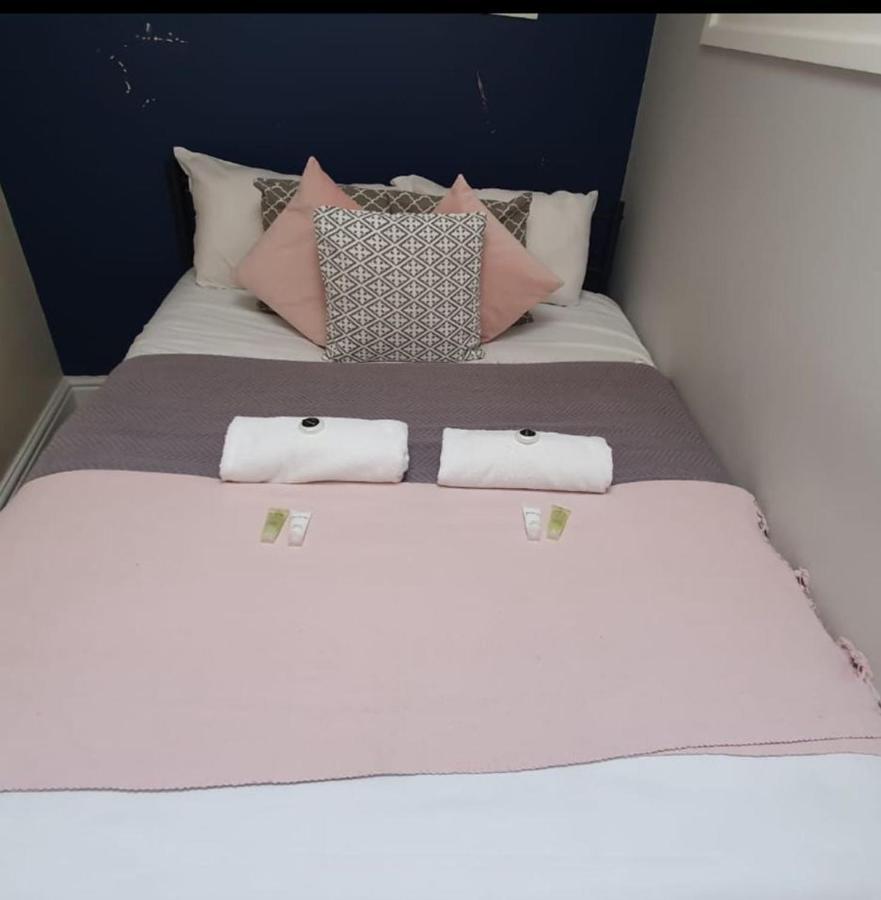 Stunning Hepburn Suite! Μπαθ Εξωτερικό φωτογραφία